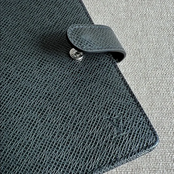 Louis Vuitton | Epi Agenda PM - Picture 7 of 16